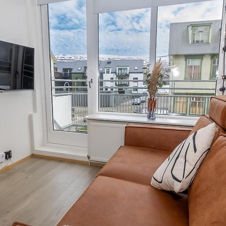 Charming Deluxe Apartment アークレイリ 部屋 写真